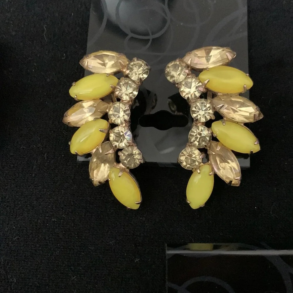 Bundle of Vintage Earrings~Post & Clip On - Picture 5 of 8